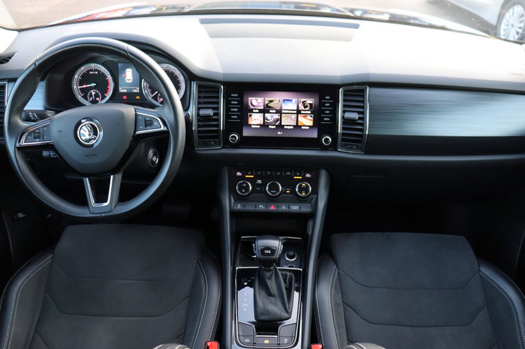 Vehicle Image 9