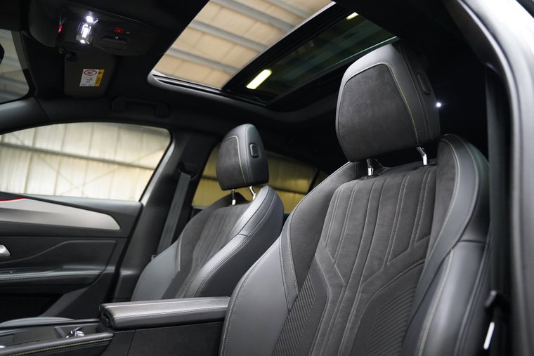 Vehicle Image 14