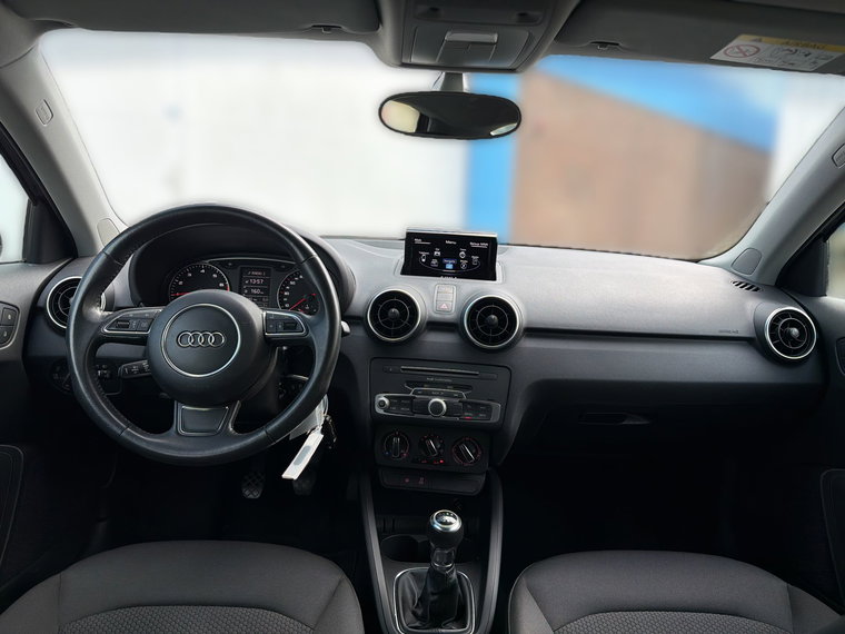 Vehicle Image 29