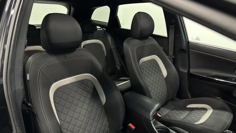 Vehicle Image 14