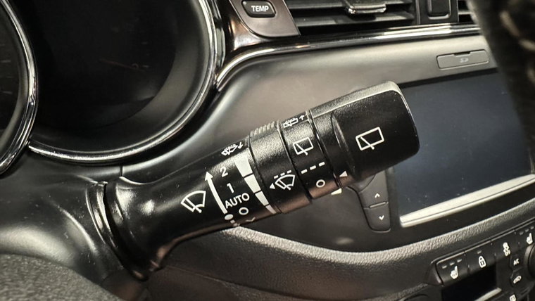 Vehicle Image 28
