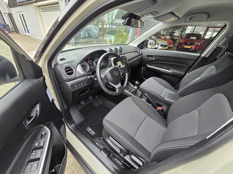 Vehicle Image 13