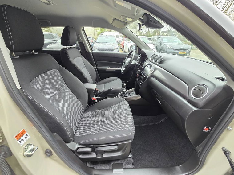 Vehicle Image 14
