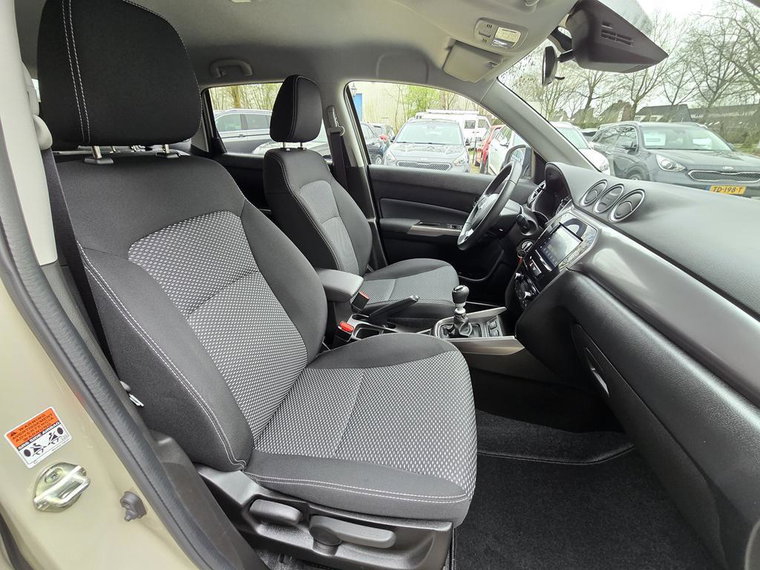 Vehicle Image 15