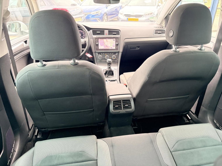 Vehicle Image 21