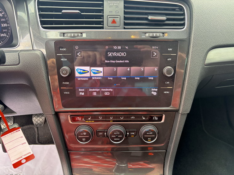 Vehicle Image 32