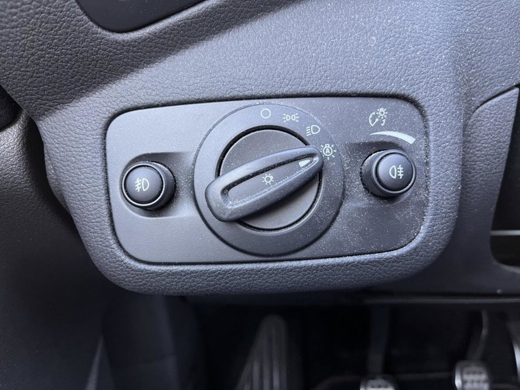 Vehicle Image 26