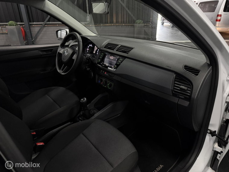 Vehicle Image 22