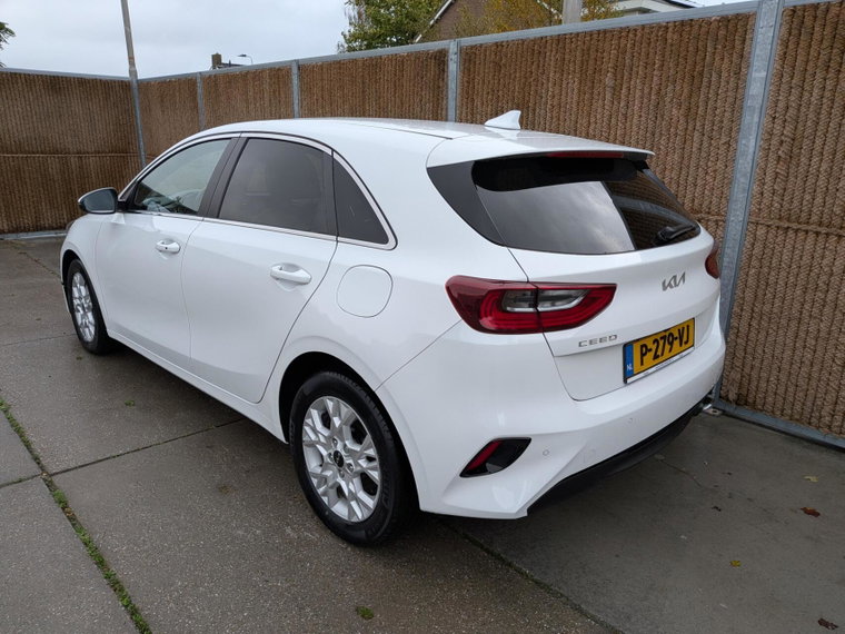 Vehicle Image 17