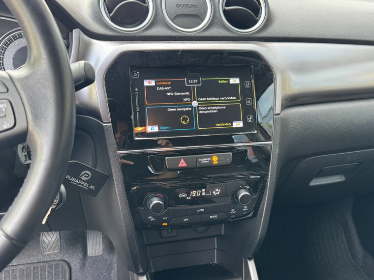 Vehicle Image 22