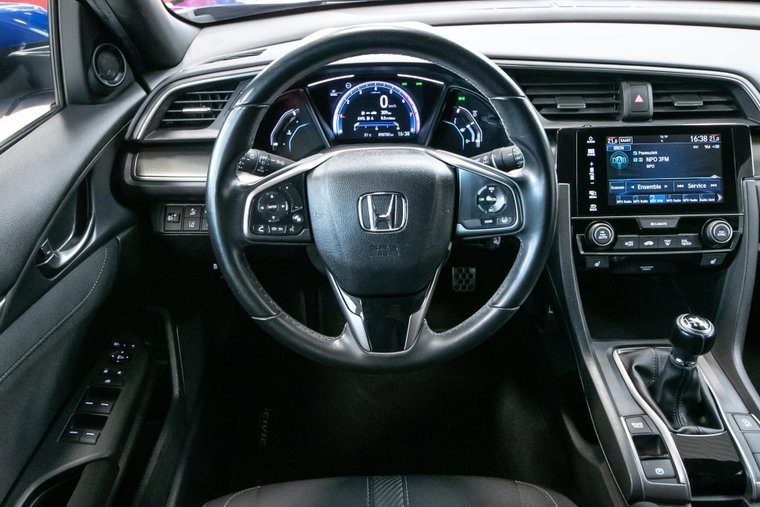 Vehicle Image 15