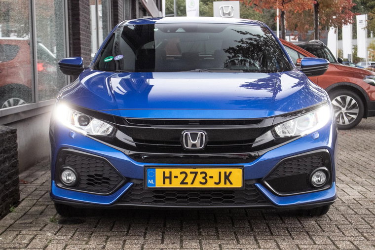 Vehicle Image 9