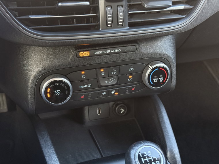 Vehicle Image 27