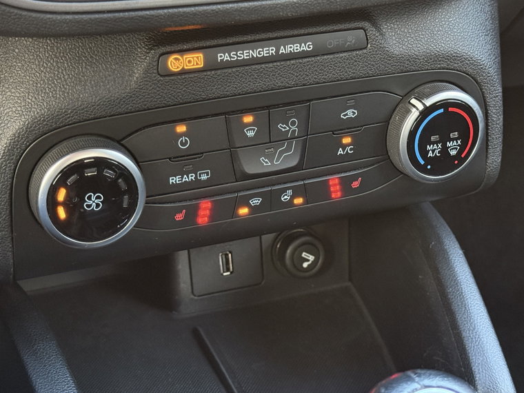 Vehicle Image 28