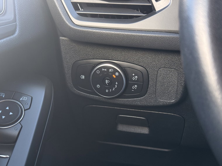 Vehicle Image 34