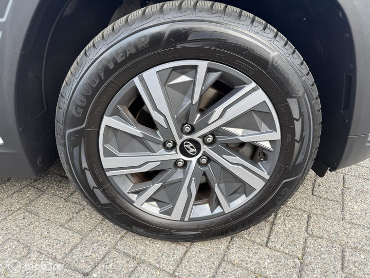 Vehicle Image 17