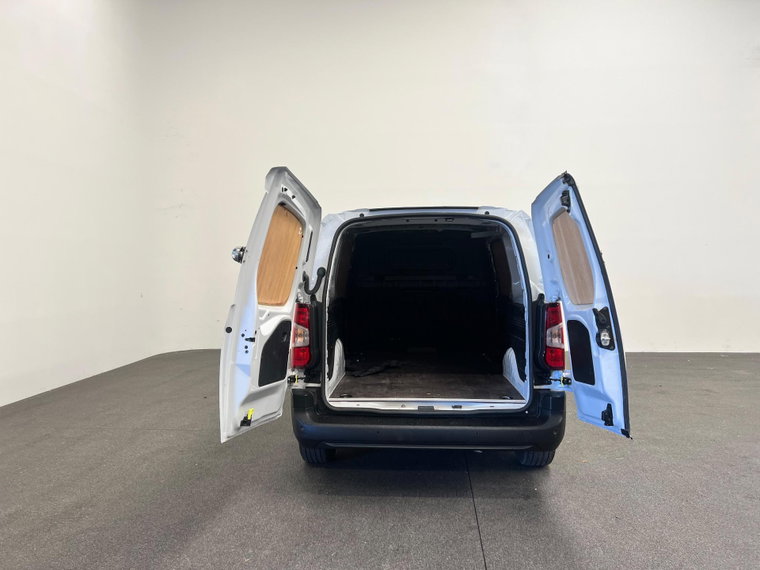Vehicle Image 18