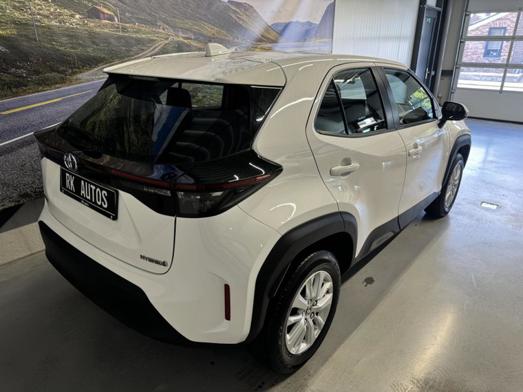 Vehicle Image 16