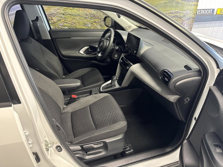 Vehicle Image 10