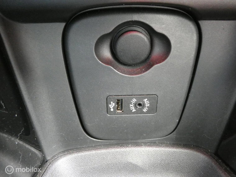 Vehicle Image 26