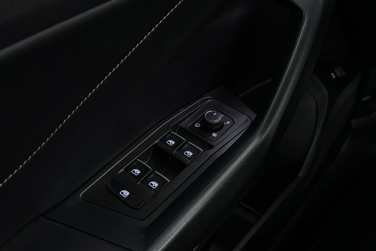 Vehicle Image 40