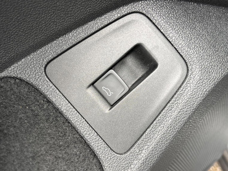 Vehicle Image 46