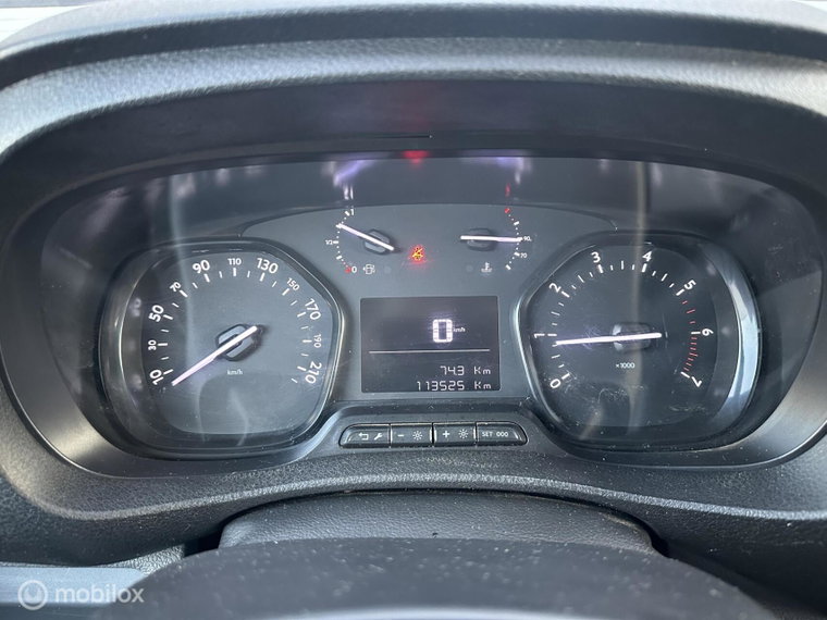 Vehicle Image 24
