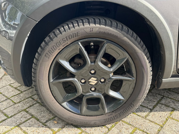 Vehicle Image 17