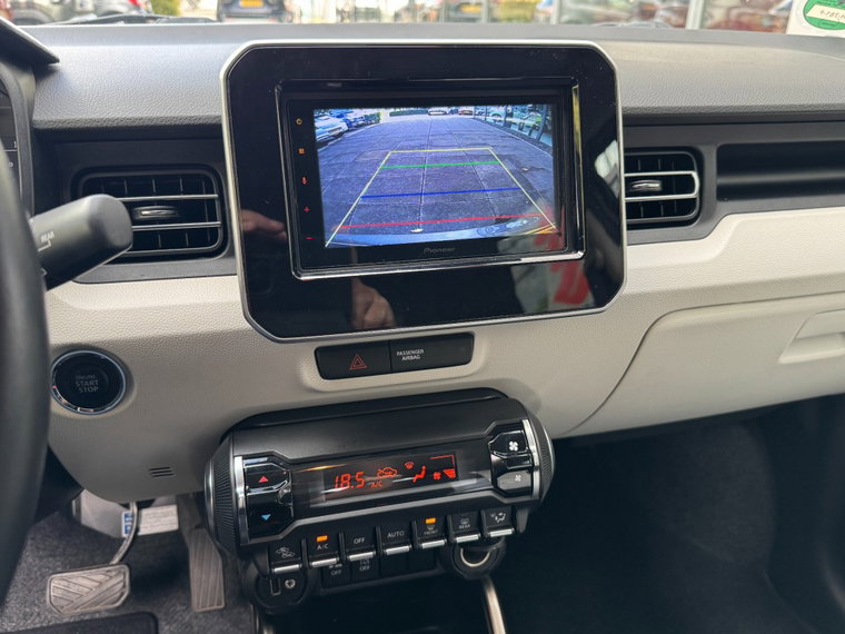 Vehicle Image 25