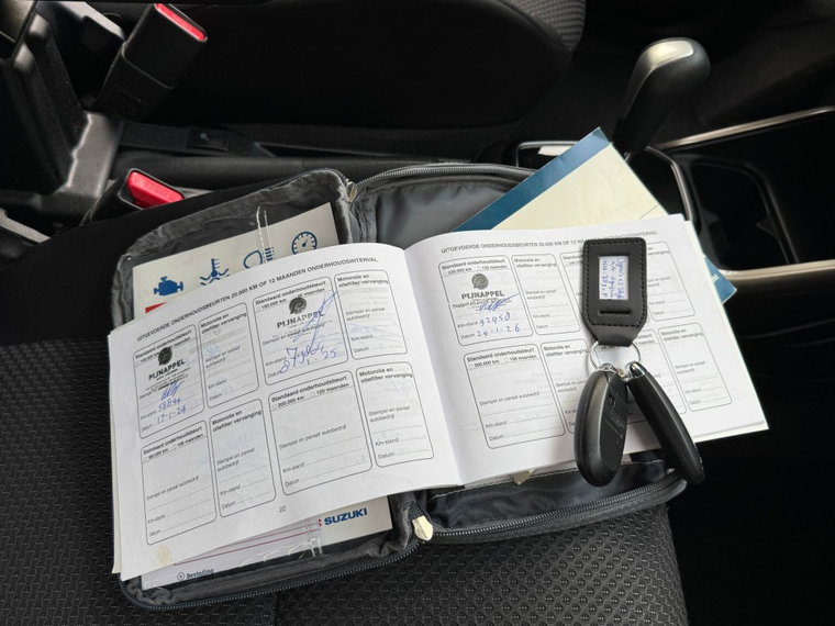 Vehicle Image 30
