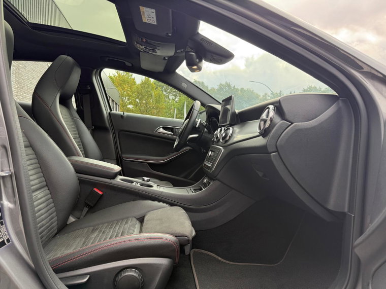 Vehicle Image 37