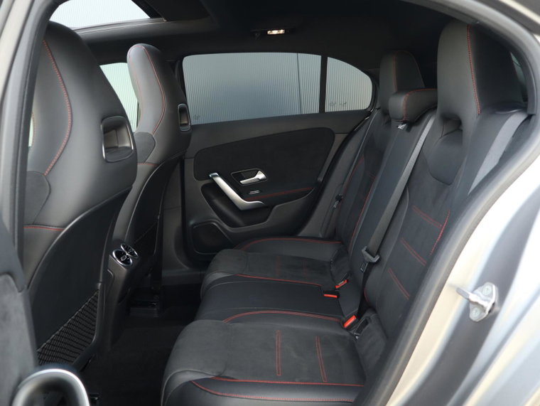 Vehicle Image 35