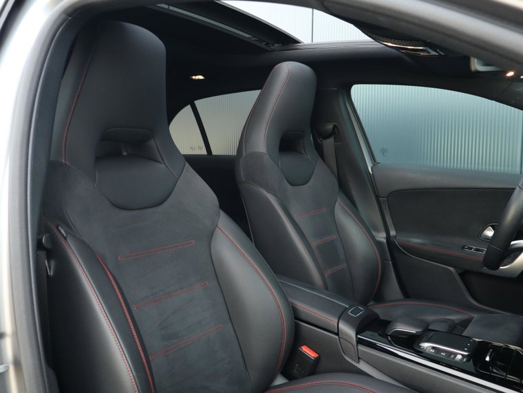 Vehicle Image 36
