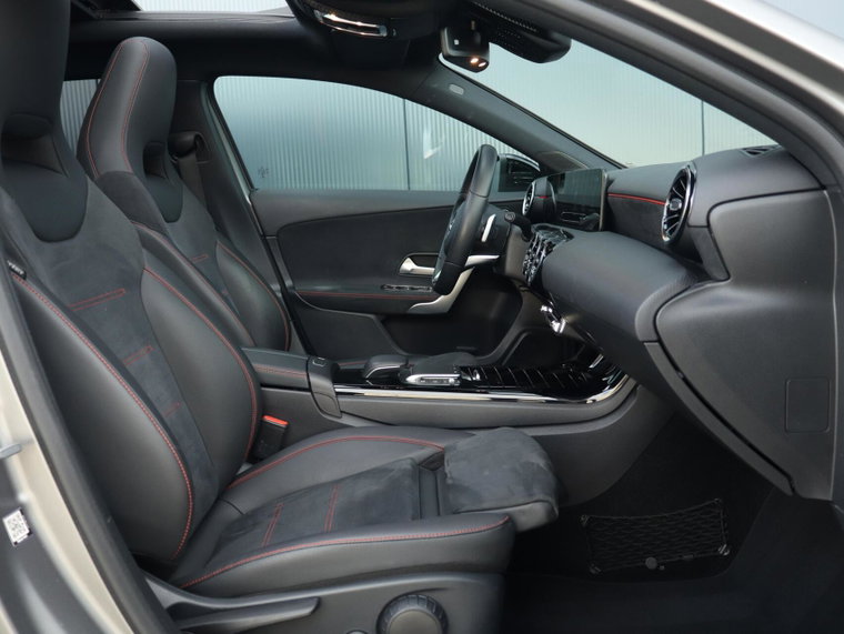 Vehicle Image 37
