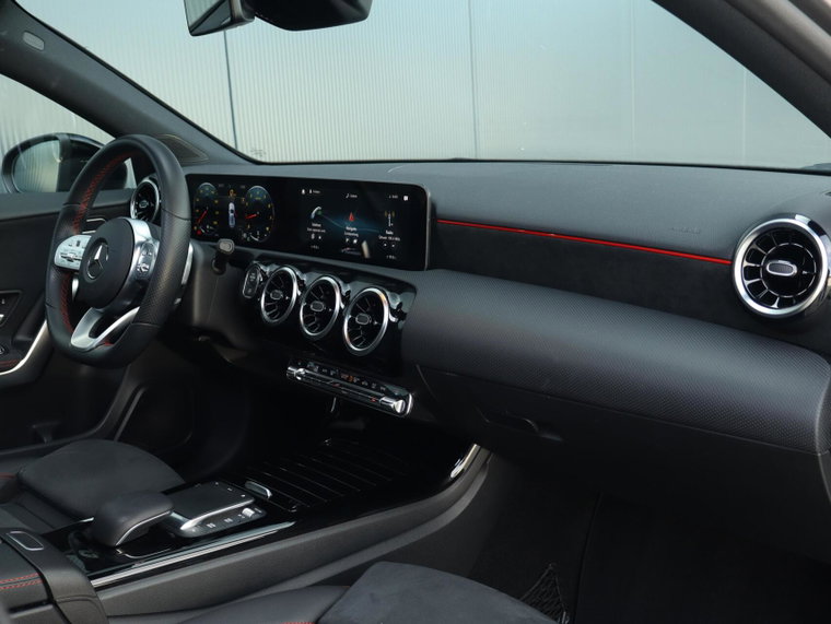 Vehicle Image 39