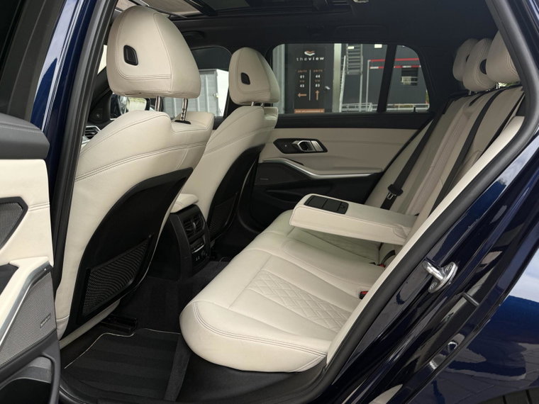 Vehicle Image 48