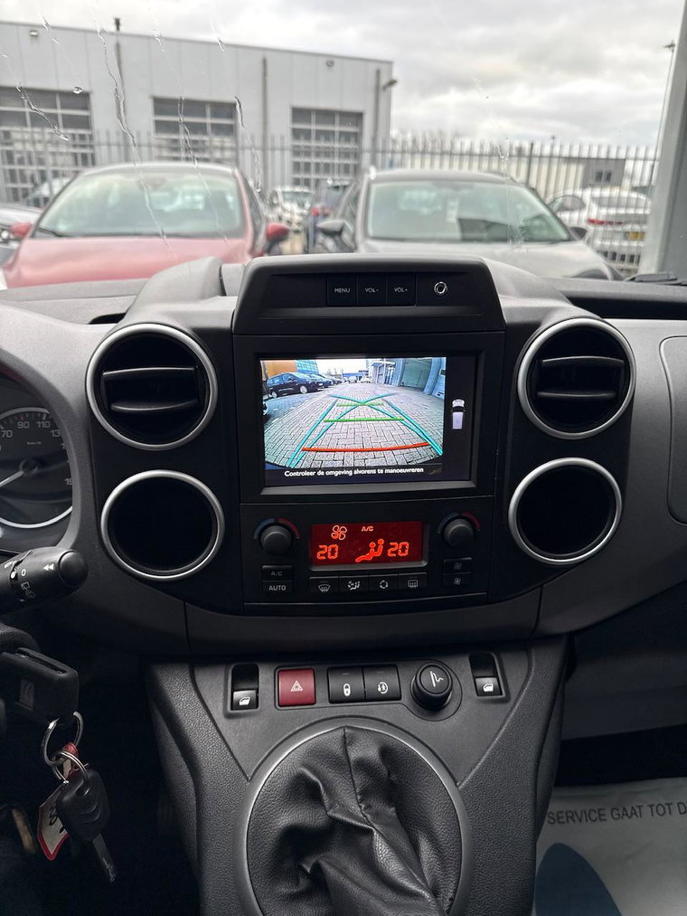 Vehicle Image 22
