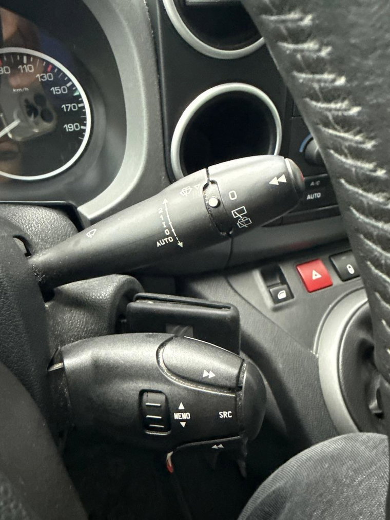 Vehicle Image 36