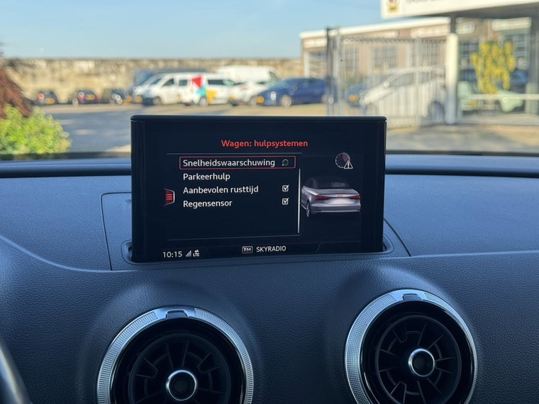 Vehicle Image 23