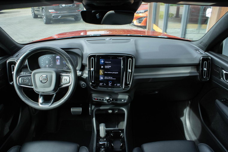 Vehicle Image 21