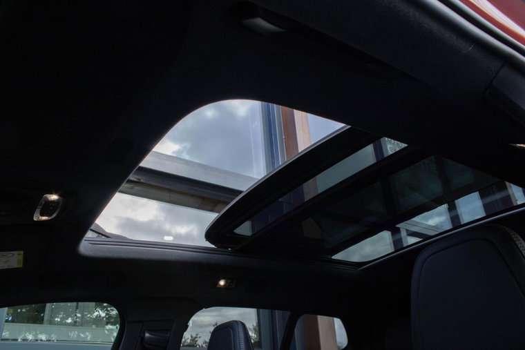 Vehicle Image 36