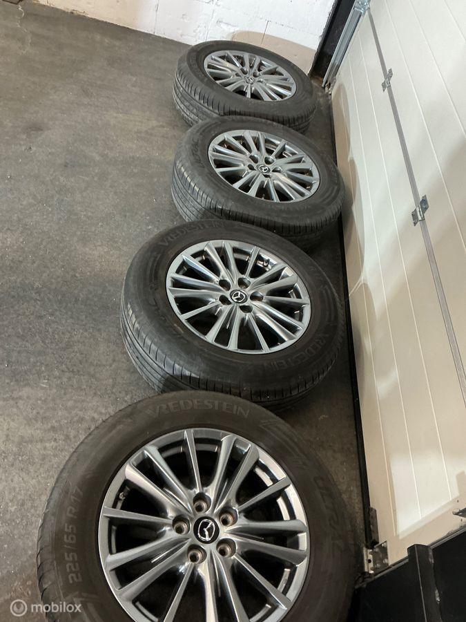 Vehicle Image 30