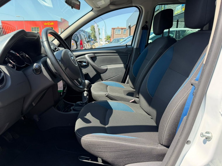 Vehicle Image 17