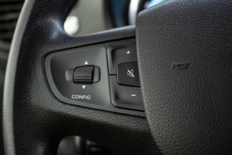 Vehicle Image 35