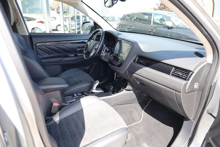 Vehicle Image 19