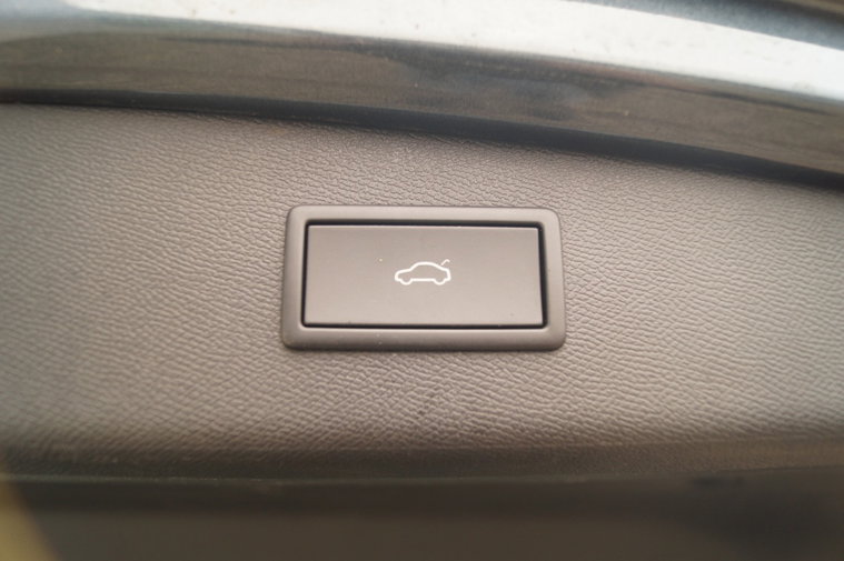 Vehicle Image 26