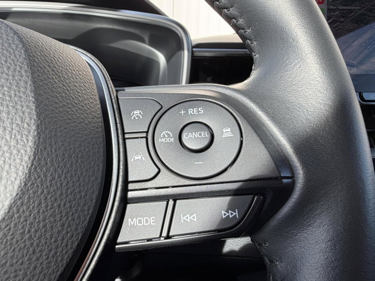 Vehicle Image 32