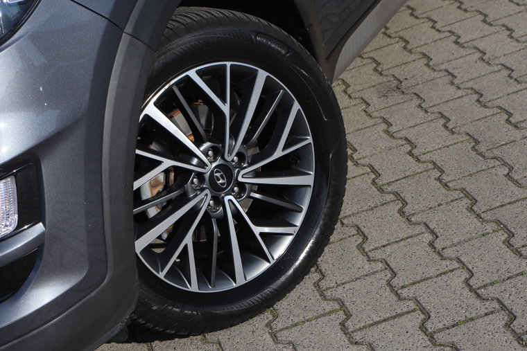 Vehicle Image 9