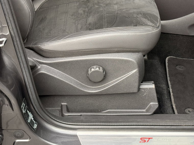 Vehicle Image 39