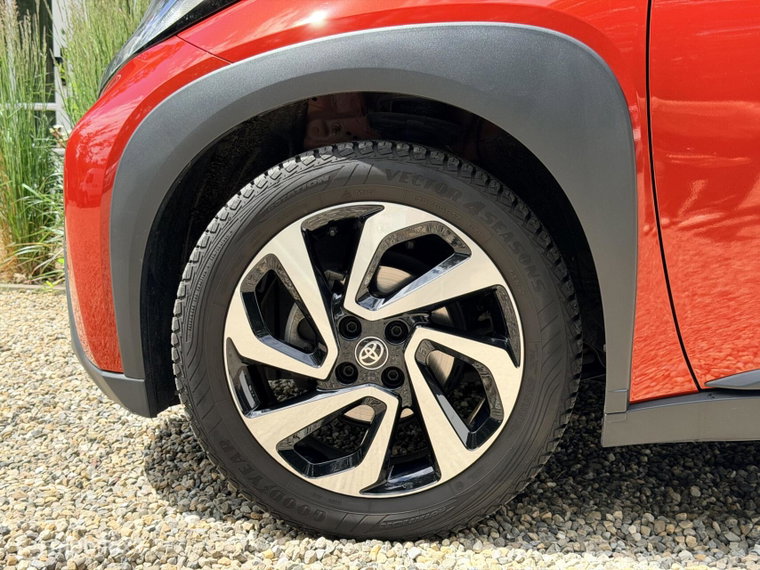 Vehicle Image 22